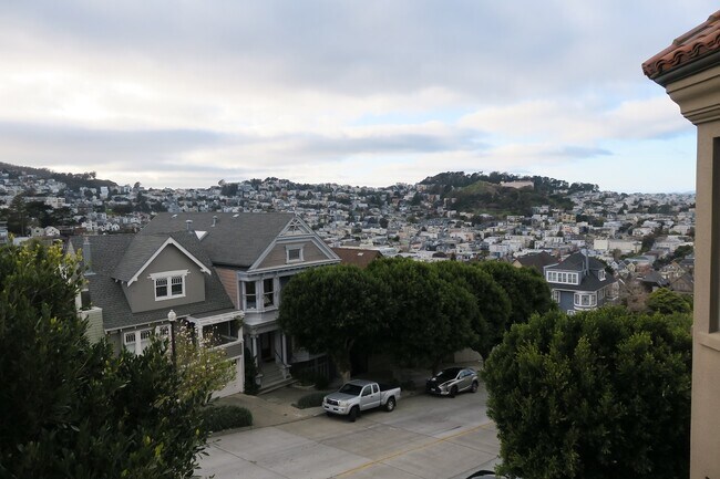 Building Photo - 789 Noe St