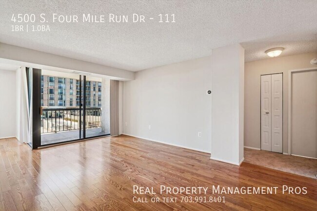 Foto del edificio - 4500 S Four Mile Run Dr