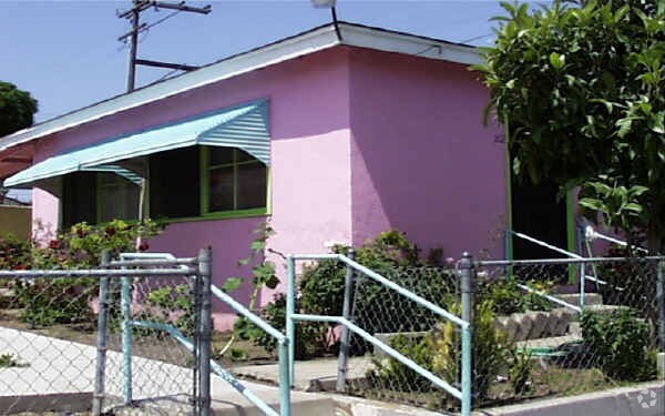 Foto del edificio - 112 Sellsway St