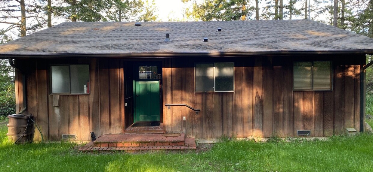 Primary Photo - Waterview Rental on Lopez Island