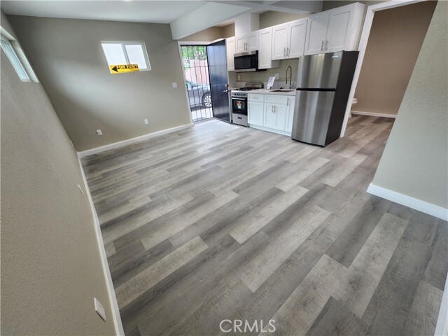 Building Photo - 984 El Camino Dr