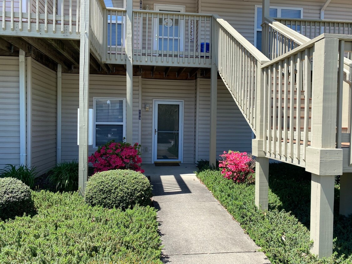 Foto principal - 103 Carrington Pl