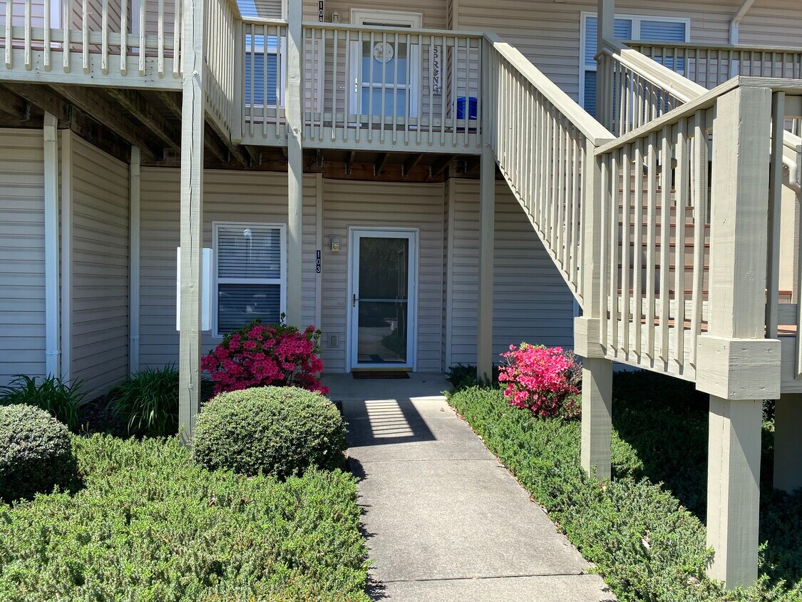 Primary Photo - 103 Carrington Pl