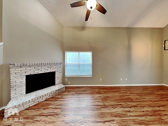 Building Photo - 11021 Traci Lynn Dr