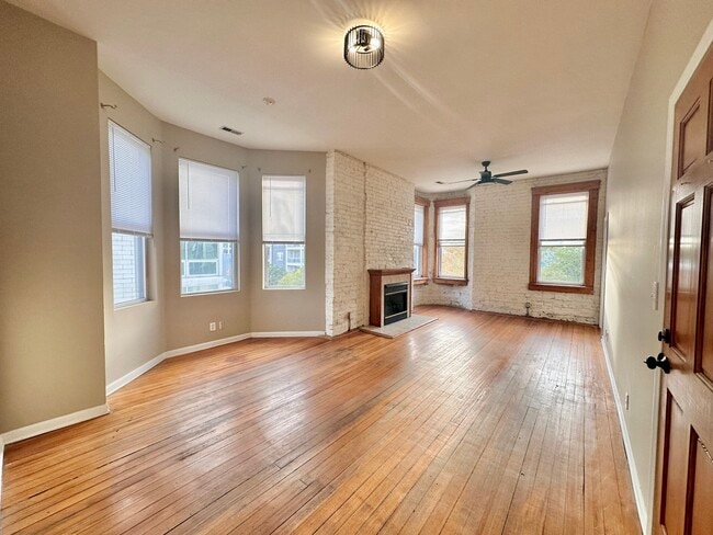 Foto del edificio - 851 N Ashland Ave