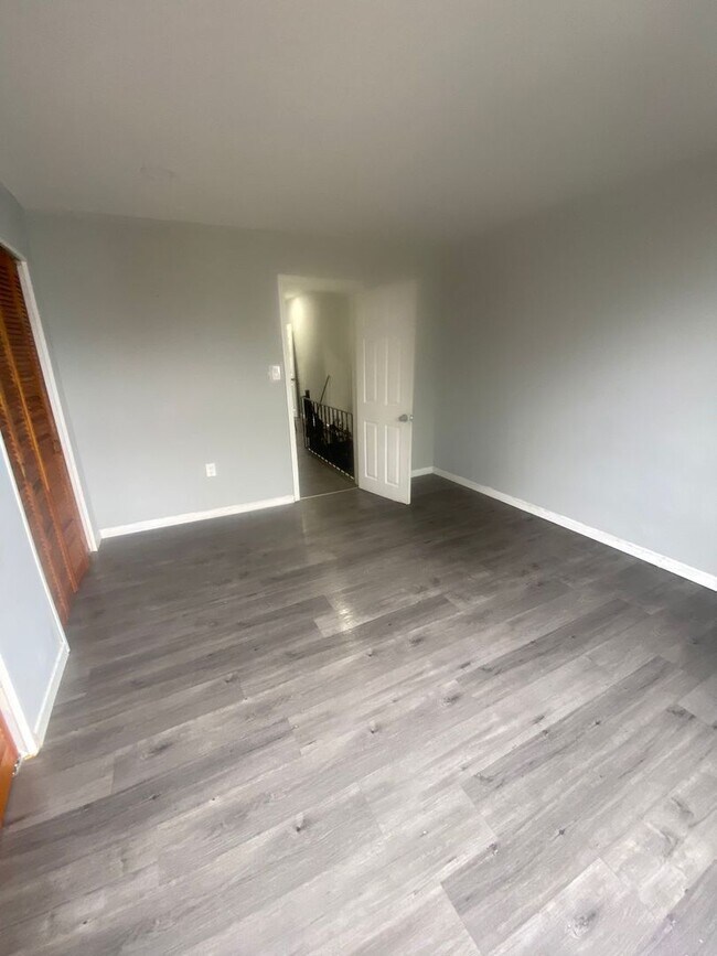 Foto del edificio - Beautifully renovated /updated pha friendl...