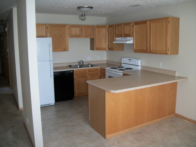 Building Photo - 5840 Princess Margaret Dr