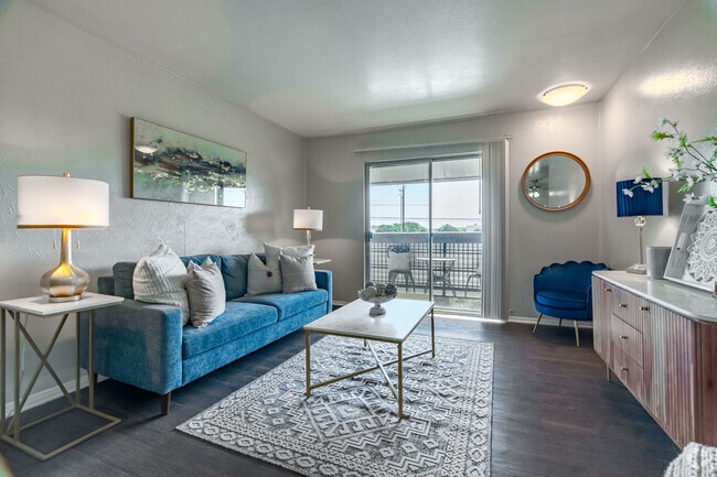 Interior Photo - The Loop