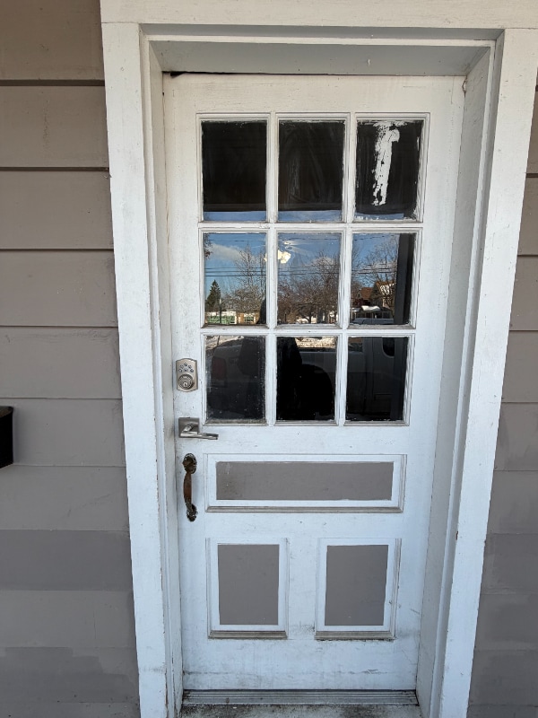 Building Photo - 423 W Walnut St