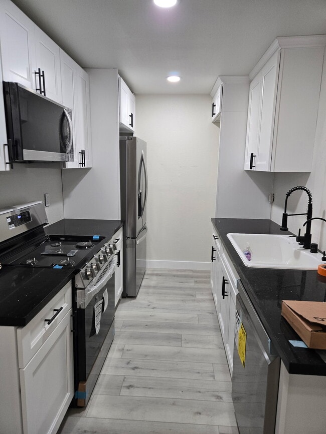 Building Photo - 3219 Colorado Ave