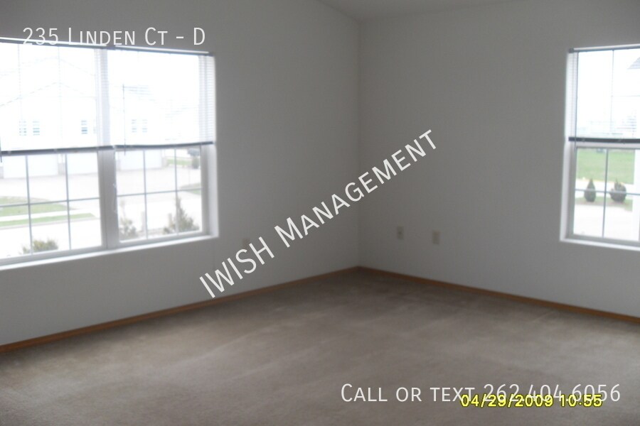 Foto del edificio - 235 Linden Ct
