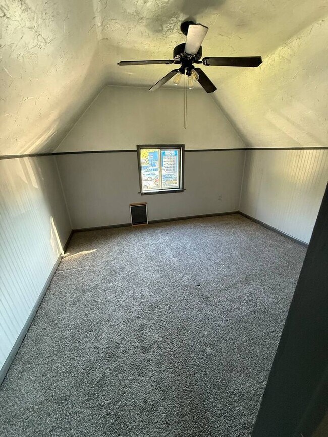 Foto del edificio - 3 bedroom 1 bathroom Olmstead Falls! EDEN/SECTION 8 welcomed