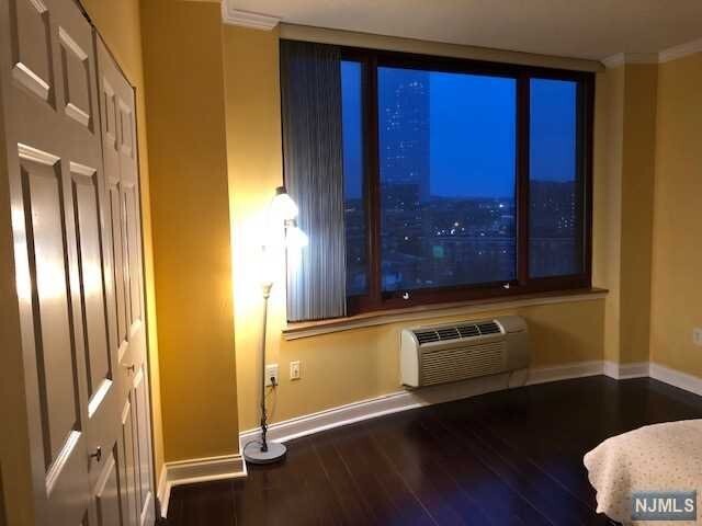 Foto del edificio - 100 Old Palisade Rd
