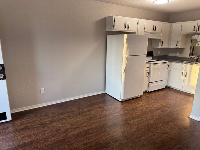 Foto del edificio - 323 S 12th St