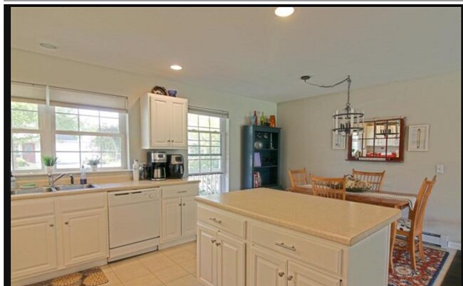 Foto del edificio - 207 Farmall Dr