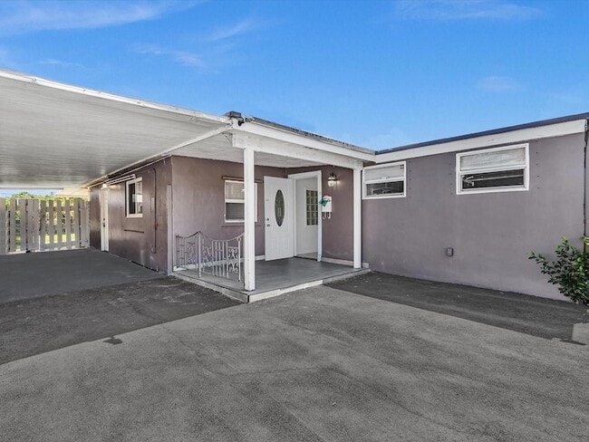 Photo - 6661 Meade St House