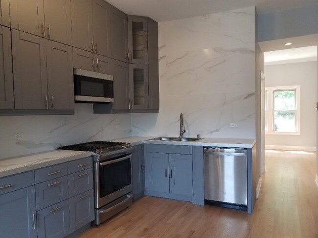 Foto del edificio - 3453 N Bell Ave