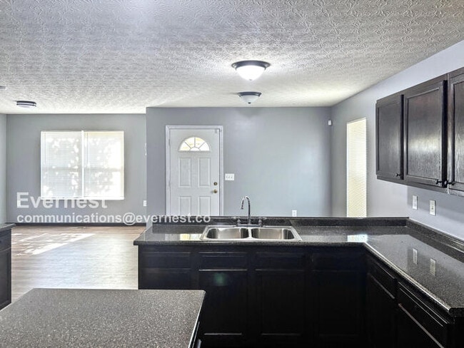 Building Photo - 137 N Guilford Ave