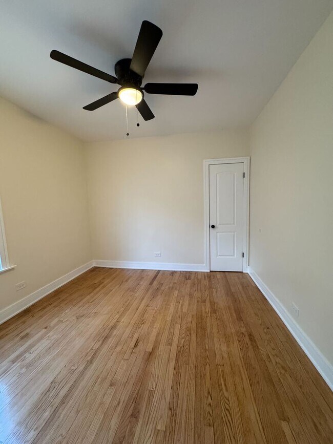 Foto del edificio - 610 E 74th St