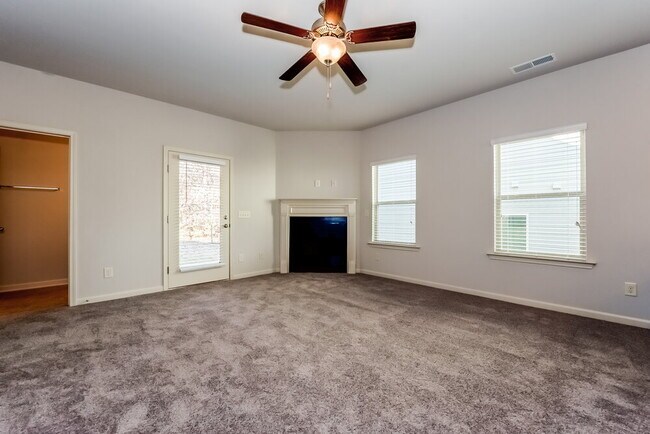 Building Photo - 313 Lara Ln