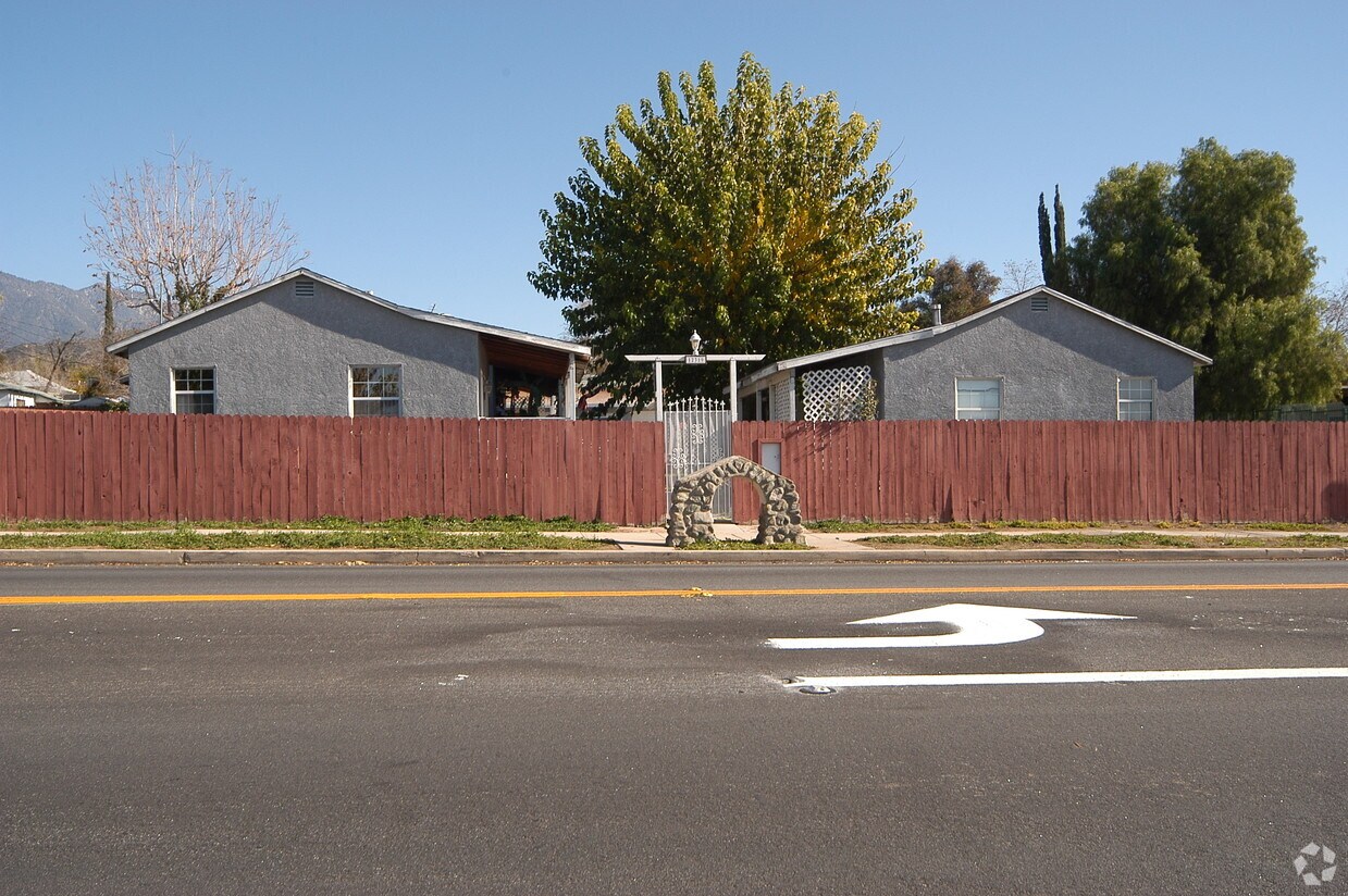 Primary Photo - 12319 California St