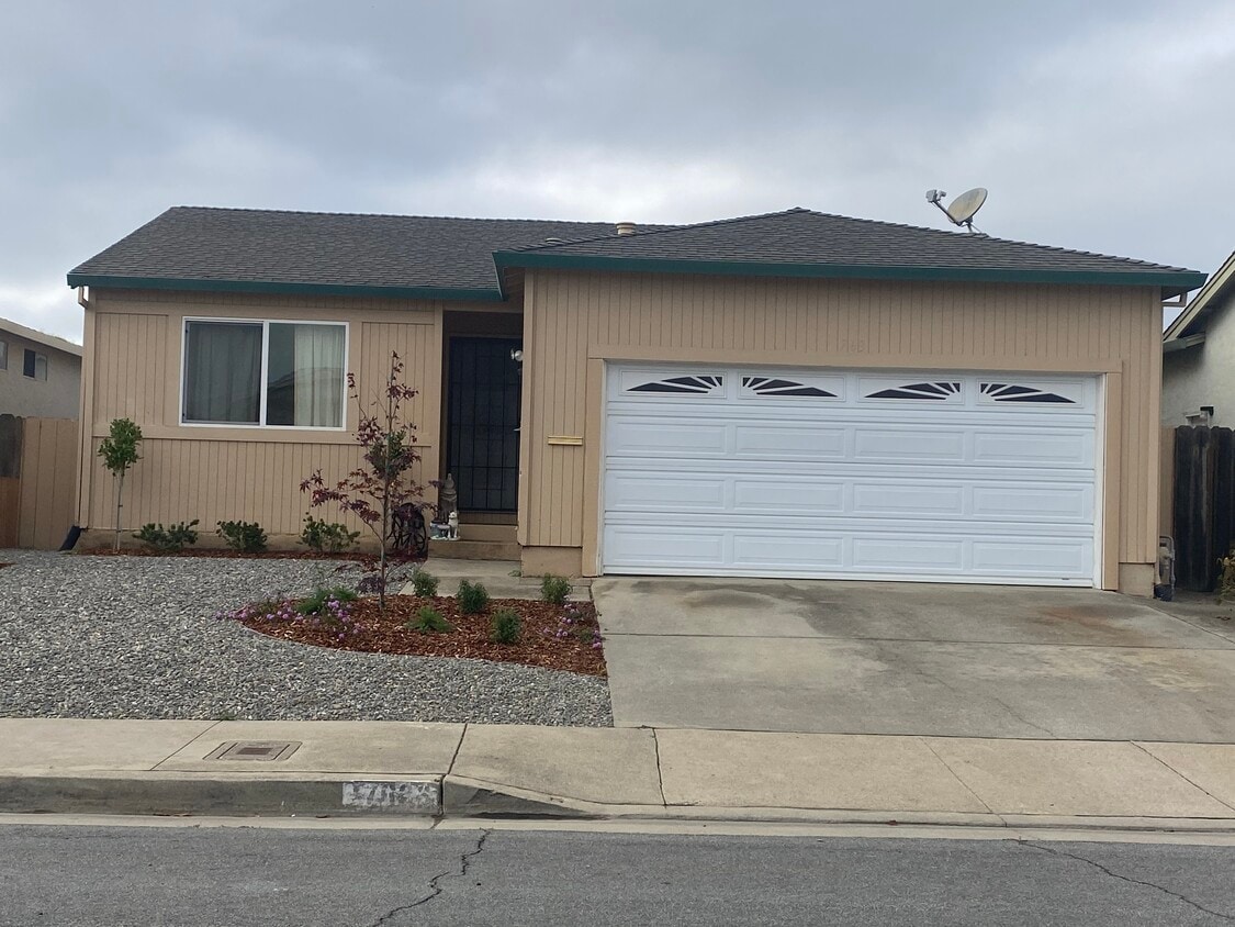 Foto principal - 763 Bronte Ave