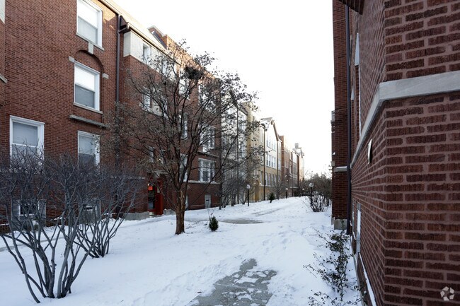 Foto del edificio - 7041 S Bennett Ave