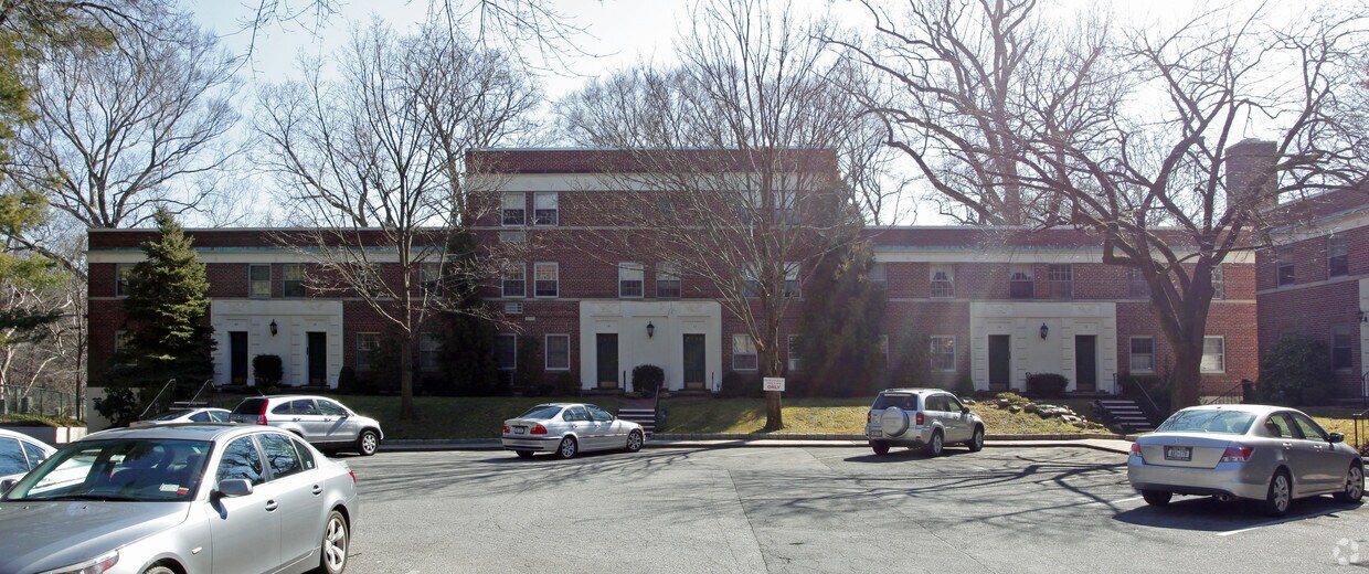 Primary Photo - Brewster-Carver Apartments