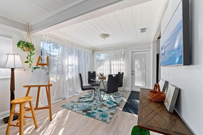 Building Photo - 2676 Martin St