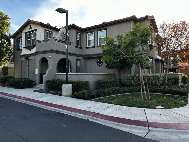 Building Photo - Southside Townhouse for Rent