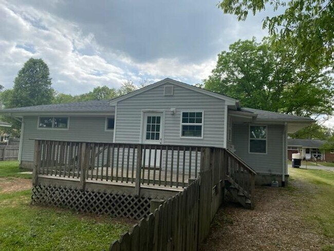 Foto del edificio - AVAILABLE NOW IN ENON AREA OF CHESTERFIELD COUNTY