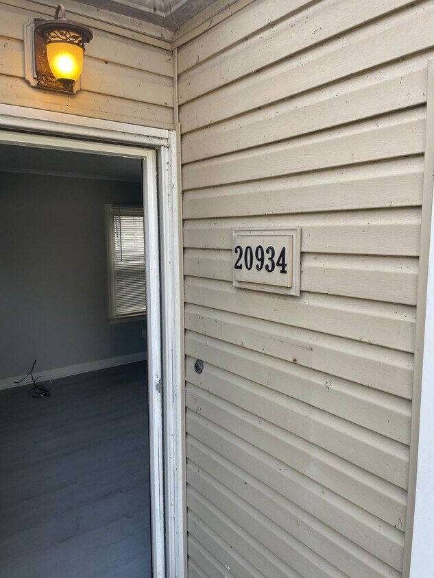 Foto principal - 20934 Hollywood St