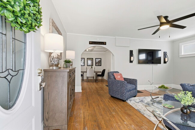 Building Photo - 219 Emerson Ave