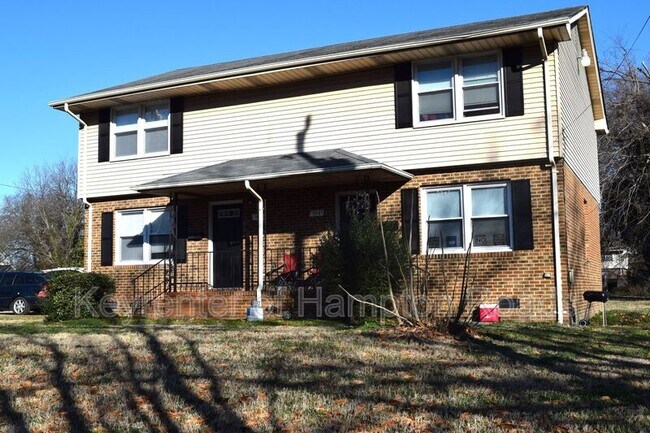 Building Photo - 215 A Settlers Landing Rd