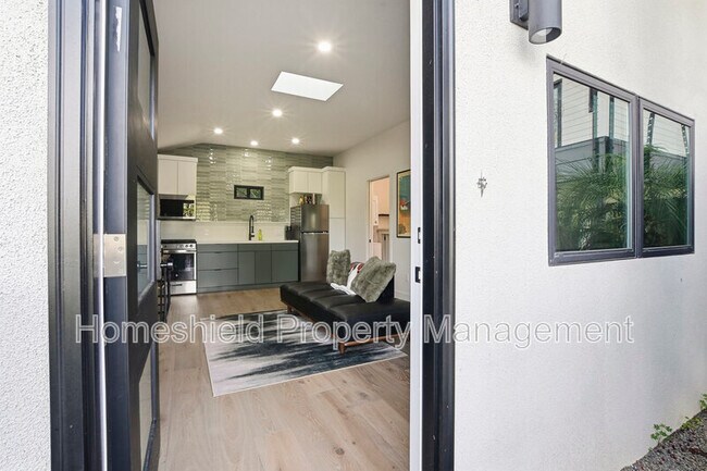 Foto del edificio - 3704 Wilcox St