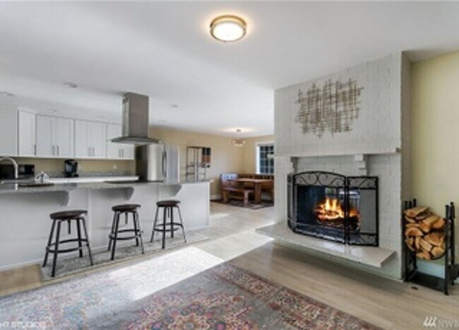 Foto del edificio - Gig Harbor Water View Home