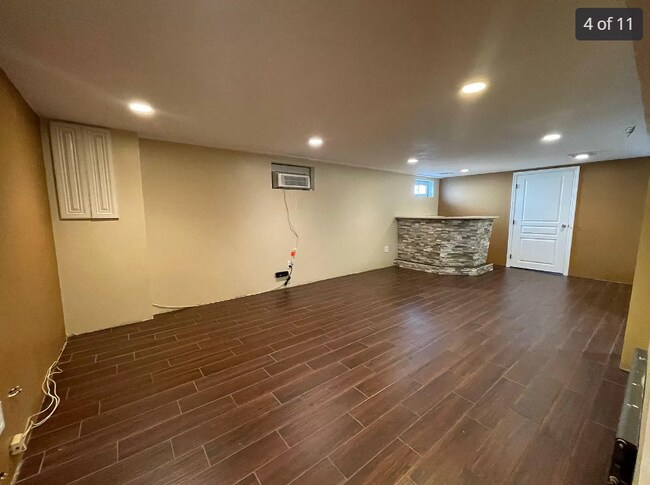 Foto del edificio - 93 Raritan Ave