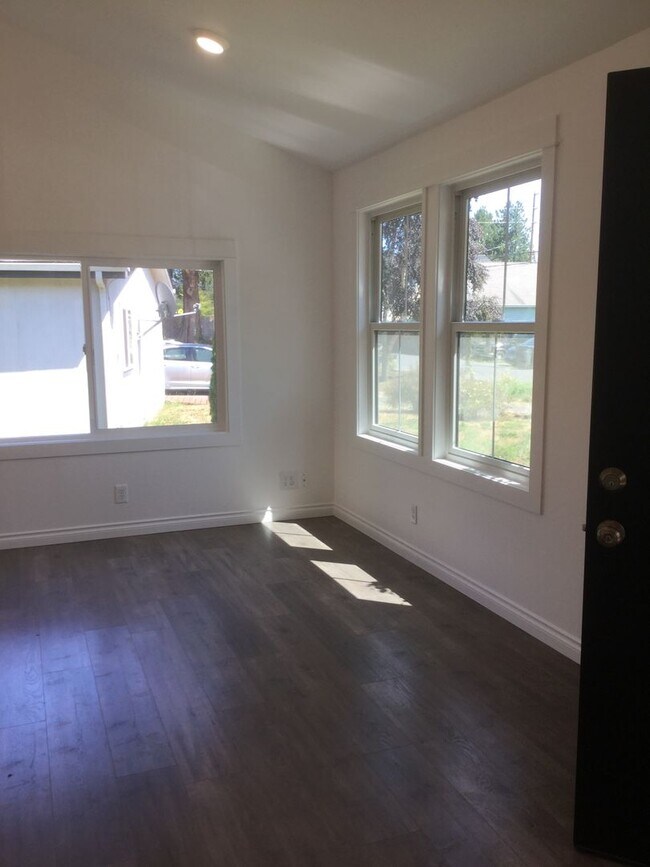 Building Photo - For rent in Suquamish