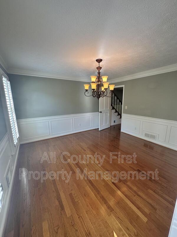 Building Photo - 5621 Shadow View Dr SW