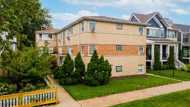 Foto del edificio - 4149 N Tripp Ave