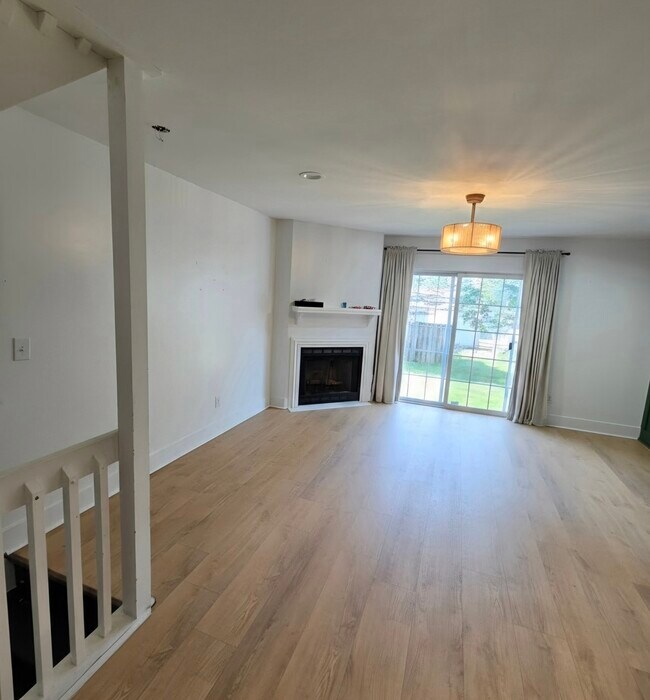 Foto del edificio - 221 Malloy Ln
