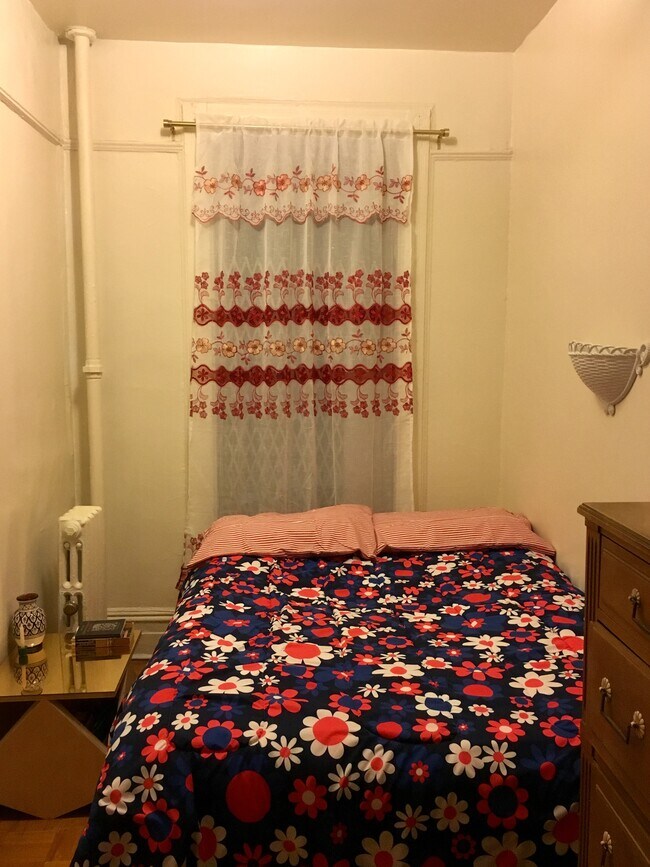 Bedroom - 436 Saint Nicholas Ave