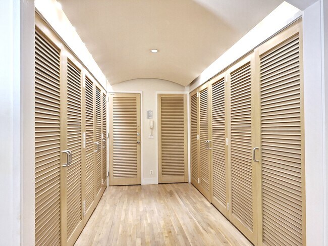 Foto del edificio - 127 West 56th Street