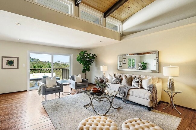 Large living room deck and views - 44 Vista Verde Ct