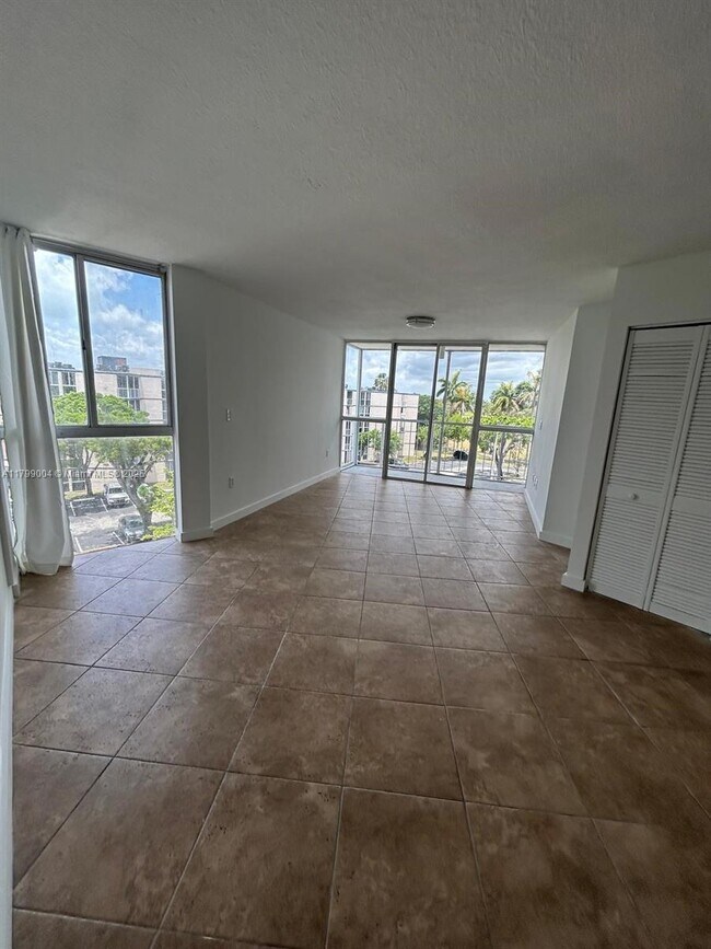 Building Photo - 6995 NW 186th St