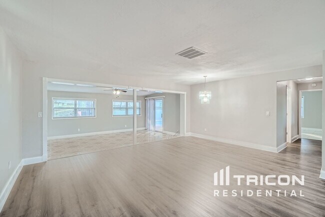 Foto del edificio - 7025 Fairlawn St