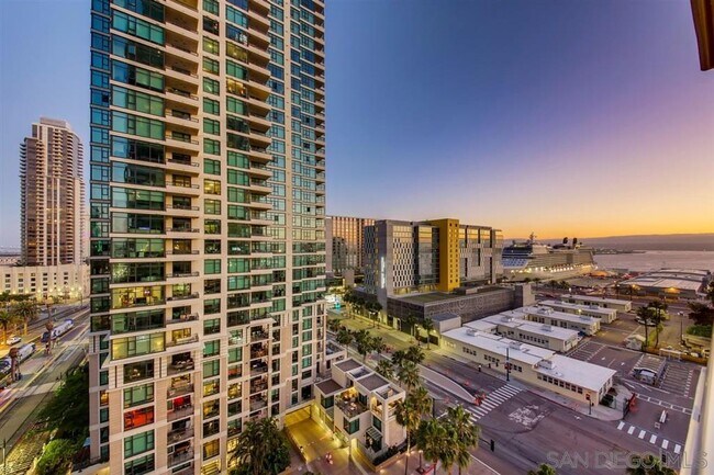 Foto del edificio - 1205 Pacific Hwy