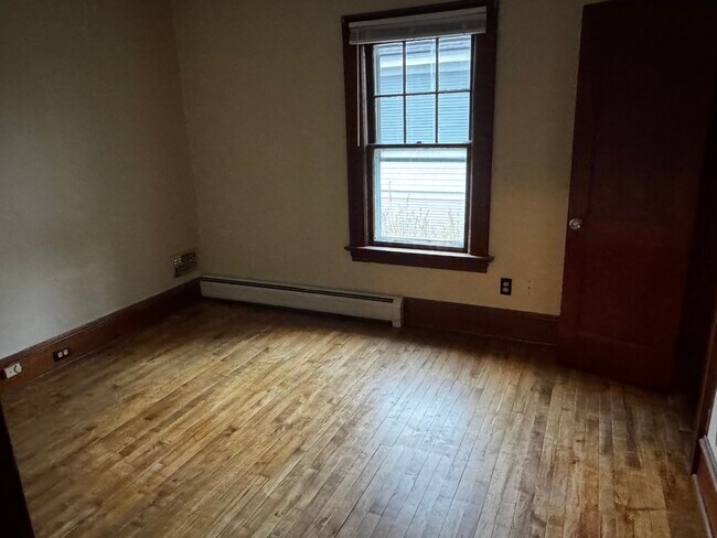 Foto del edificio - 365 Flynn Ave