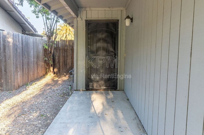 Building Photo - 5626 Blackoak Ct