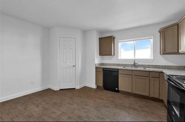 Building Photo - 12603 Telge Rd